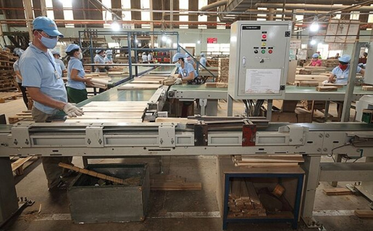 Doanh nghiệp tìm hướng đi giúp vượt qua sóng lớn