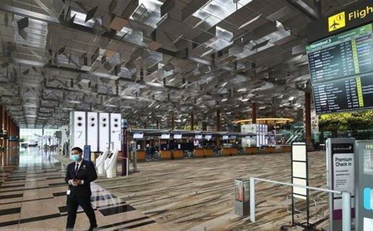 Đại sứ quán Việt Nam tại Singapore hỗ trợ 35 công dân bị mắc kẹt
