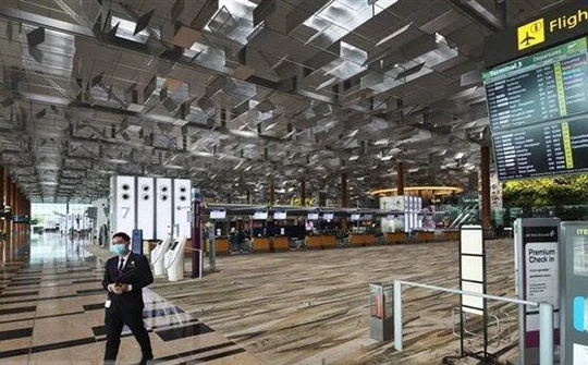Đại sứ quán Việt Nam tại Singapore hỗ trợ 35 công dân bị mắc kẹt