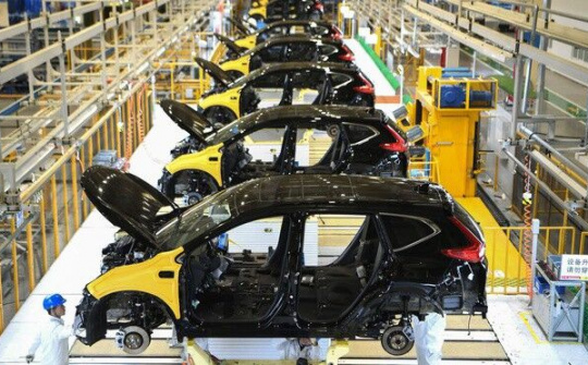 Kinh tế ngành sản xuất ô tô chao đảo vì dịch Covid-19