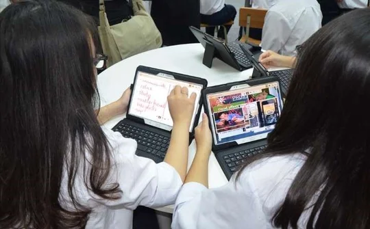 Đề xuất ứng dụng công nghệ trực tuyến vào giáo dục trong đại dịch COVID-19