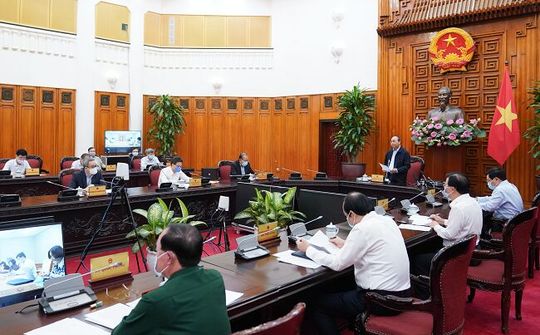 Thủ tướng chủ trì họp Thường trực Chính phủ bàn các giải pháp chống dịch COVID-19 diễn biến phức tạp