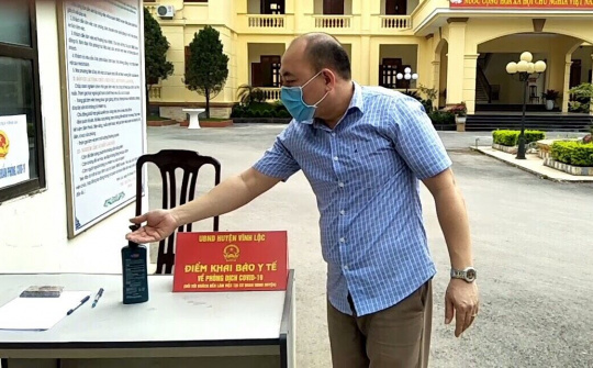 Covid -19: Cẩn thận để những lọ nước rửa tay khô diệt khuẩn không trở thành tội đồ