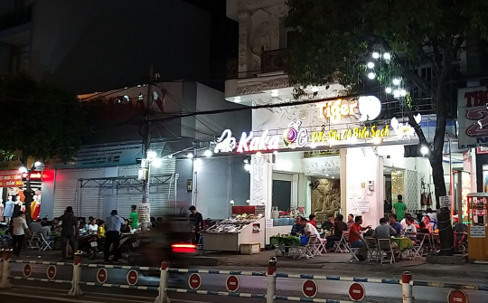 TP. Hồ Chí Minh: Hàng loạt quán nhậu, quán cà phê hoạt động bất chấp lệnh cấm