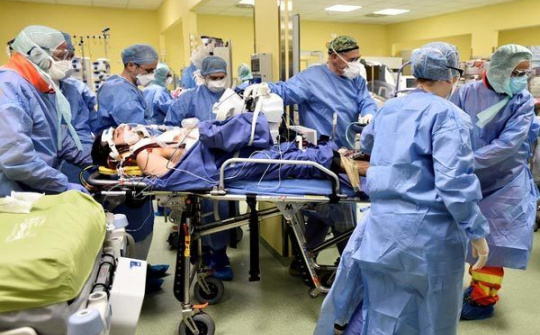 Điều gì khiến các nước châu Âu điêu đứng vì dịch Covid-19?