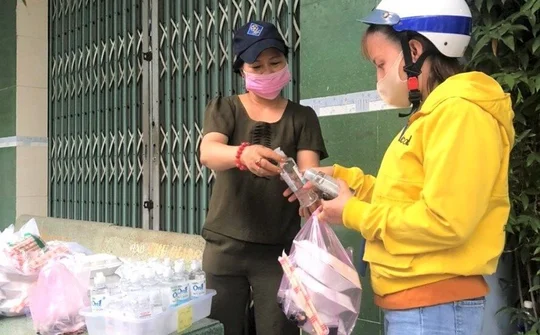 Khu nhà trọ chan chứa nghĩa tình