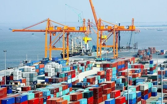 Dù phải gồng mình chống chọi dịch bệnh nhưng Việt Nam vẫn xuất siêu 2,8 tỷ USD
