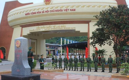 Tạm dừng việc qua lại tại các cửa khẩu biên giới với Campuchia và Lào