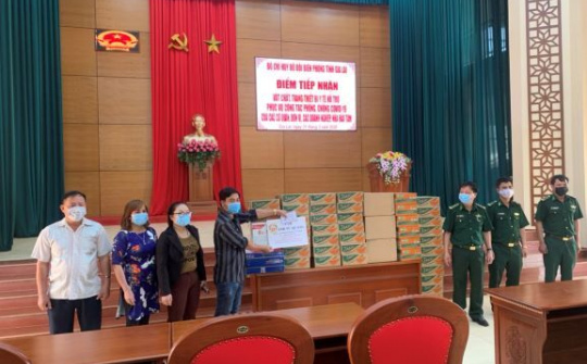 Gia Lai – Đoàn từ thiện đến thăm tặng quà Bộ chỉ huy Biên phòng tỉnh