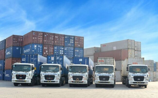 Kinh doanh vận tải bằng ô tô: Cởi trói bằng chính sách, hậu kiểm bằng công nghệ