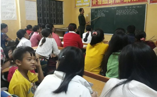 Lớp học xóa mù của người lính quân hàm xanh