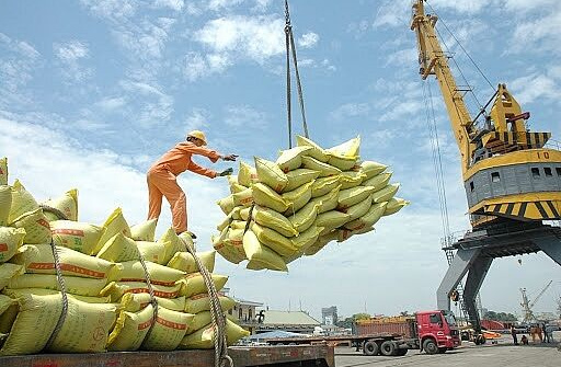 Xuất khẩu gạo đột ngột tăng mạnh