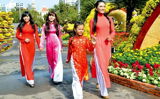 Áo dài: Bản sắc văn hóa, tôn vinh vẻ đẹp phụ nữ Việt