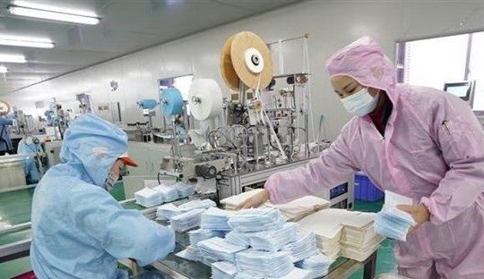 Trung Quốc siết chặt xuất khẩu thiết bị bảo hộ y tế cá nhân
