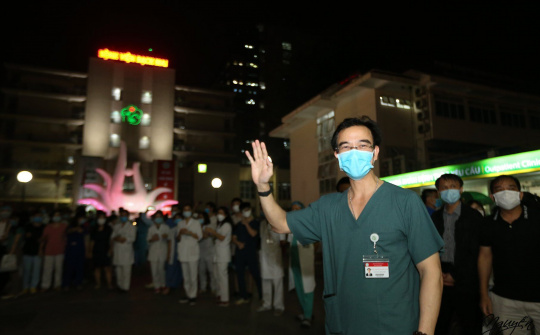 Bệnh viện Bạch Mai chính thức hết cách ly từ 0h ngày 12/4