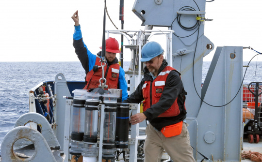 Đại dương hấp thụ nhiều CO2 hơn chúng ta nghĩ