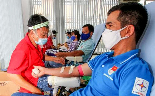 EVNGENCO 2 hiến máu nhân đạo, chung tay chống dịch COVID-19