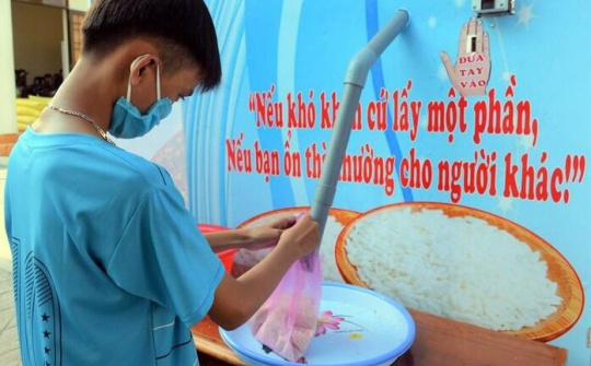 CNN đưa tin về các cây ATM gạo ở Việt Nam