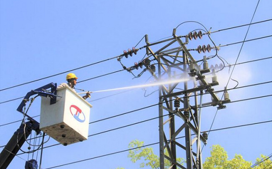 Quyết liệt triển khai các giải pháp cấp điện trong cao điểm mùa khô