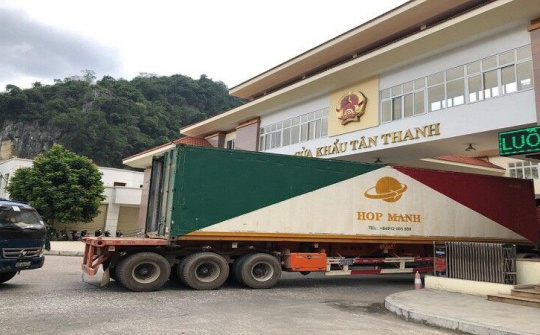 Sớm khắc phục tình trạng hàng hóa ùn ứ tại cửa khẩu Việt - Trung