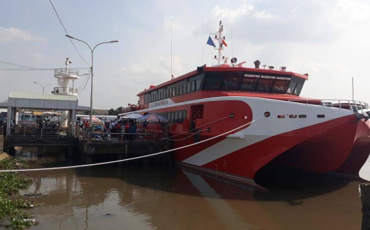 Phú Quốc: Mỗi ngày một chuyến tàu cao ra tốc ra đảo