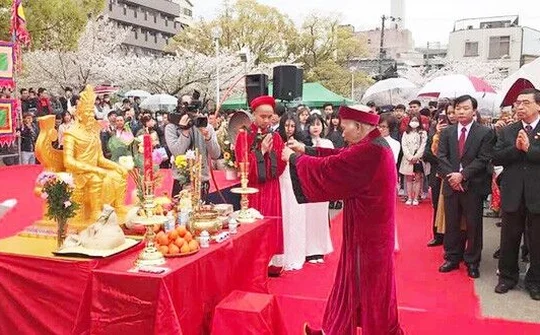 Gắn kết nguồn cội nhớ về quê hương thông qua ngày Quốc tổ Việt Nam toàn cầu