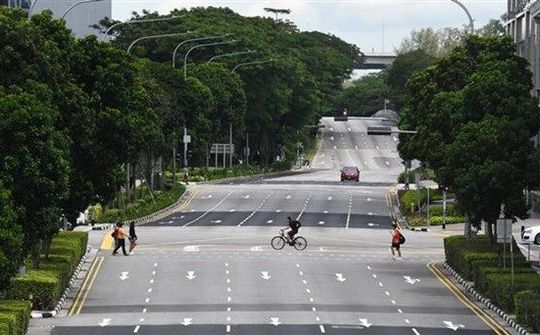 Singapore kéo dài thời gian giãn cách xã hội thêm 1 tháng