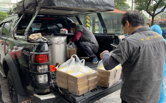 Chuyến xe nghĩa tình trong mùa dịch Covid-19