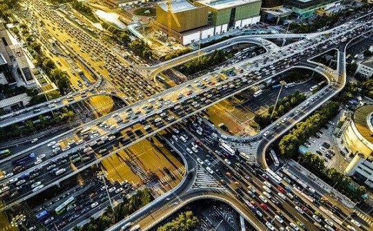 Trung Quốc giảm đầu tư vào các dự án đường cao tốc và đường thủy