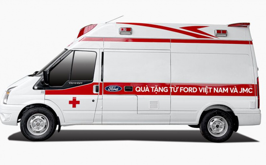 Ford Việt Nam trao tặng xe Transit cứu thương áp lực âm cùng nhiều nhu yếu phẩm