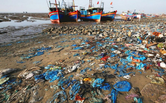 Quản lý chặt chất thải nhựa khó phân hủy
