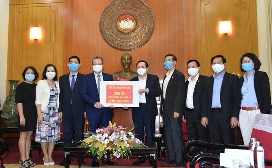 Kiều bào quyên góp gần 33 tỷ đồng phòng chống dịch