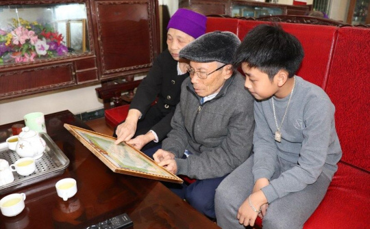 Cụ ông 75 tuổi sử dụng tiền trợ cấp tàn tật ủng hộ chống dịch COVID-19