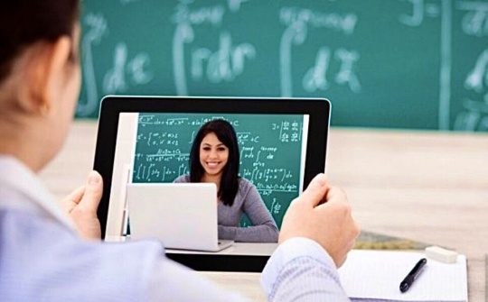 Từ công nghệ đến tư duy