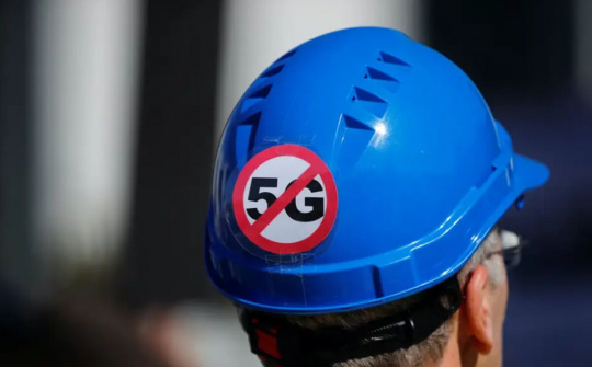 Nhiều cột phát sóng mạng 5G ở Anh bị đốt vì người dân tin nó gây ra Covid-19