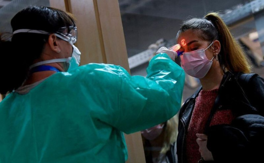 Châu Âu nhìn thấy ánh sáng cuối đường hầm trong việc chống dịch Covid-19