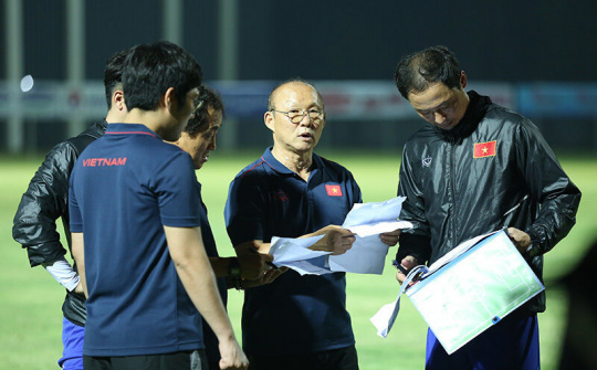 Mức lương cho thầy Park mùa dịch