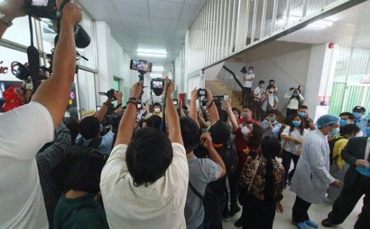 Bệnh viện FV tặng 100 suất xét nghiệm Covid-19 cho các nhà báo