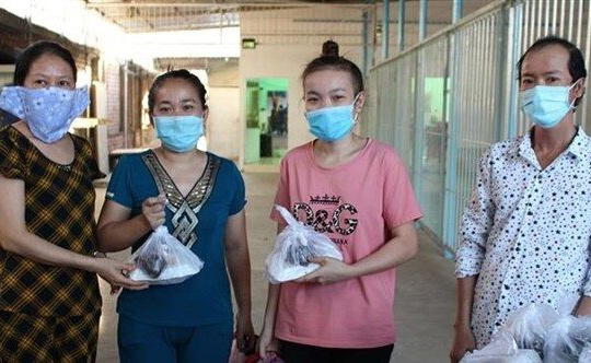 Suất cơm nghĩa tình cho công nhân, lao động nghèo giữa mùa dịch