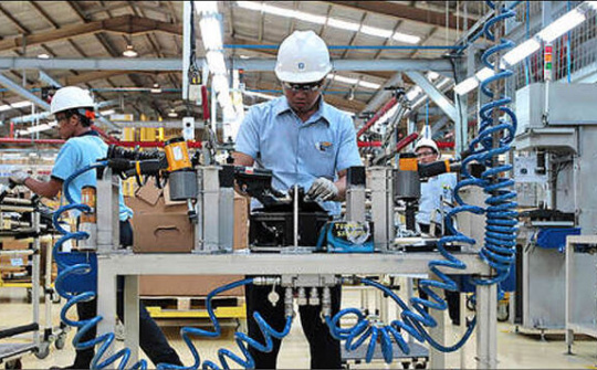 Chuyên gia kinh tế nước ngoài khẳng định: Kinh tế Việt Nam sẽ bật dậy nhanh sau Covid-19