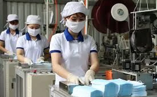 Nhu cầu nhập khẩu thiết bị bảo hộ y tế gia tăng tại thị trường Âu - Mỹ