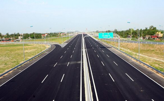 Chuyển 8 dự án cao tốc Bắc - Nam và cao tốc Mỹ Thuận - Cần Thơ sang đầu tư công