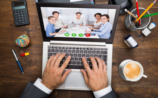 Doanh nghiệp triển khai làm việc trực tuyến: Đạt mục tiêu kép