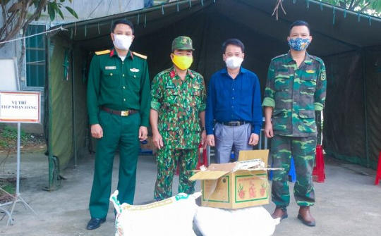 Mẹ của 3 liệt sĩ dành tiền trợ cấp chung tay phòng chống đại dịch