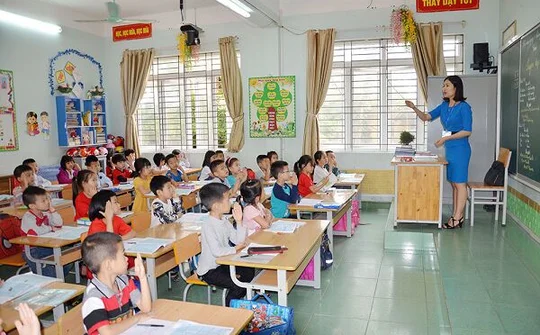 Tăng tính tự chủ cho nhà trường bậc tiểu học