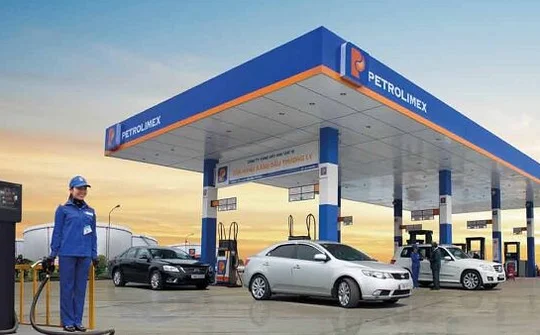 Giá các mặt hàng xăng đã tăng nhẹ sau 8 lần giảm giá liên tiếp