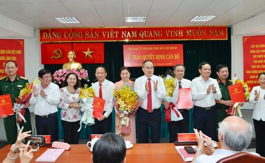 Công bố các quyết định của Ban Bí thư Trung ương Đảng về công tác cán bộ