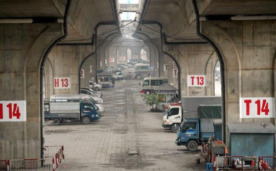 Tổ chức bãi đỗ xe dưới gầm cầu:  Bảo đảm hiệu quả, an toàn