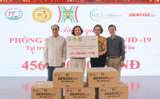 Nhiều ý nghĩa trong hoạt động trao quà tặng phòng chống dịch covid-19