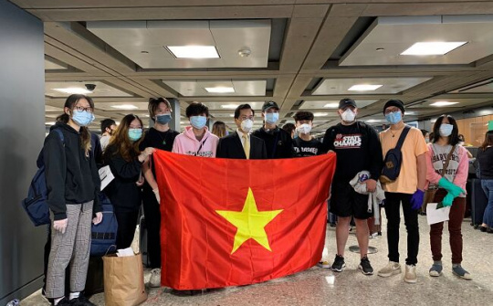 Chuyến bay chở hơn 340 công dân Việt Nam từ Hoa Kỳ đã hạ cánh an toàn